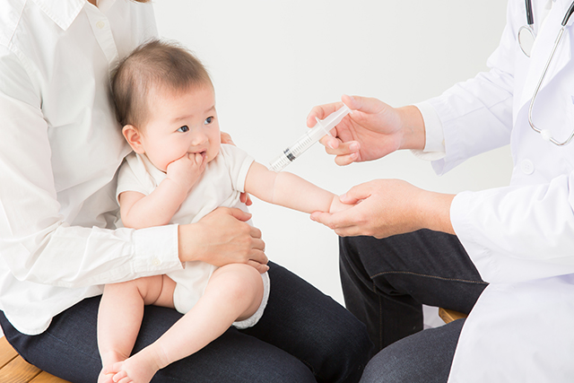 乳児の予防接種時の痛みを軽減する工夫